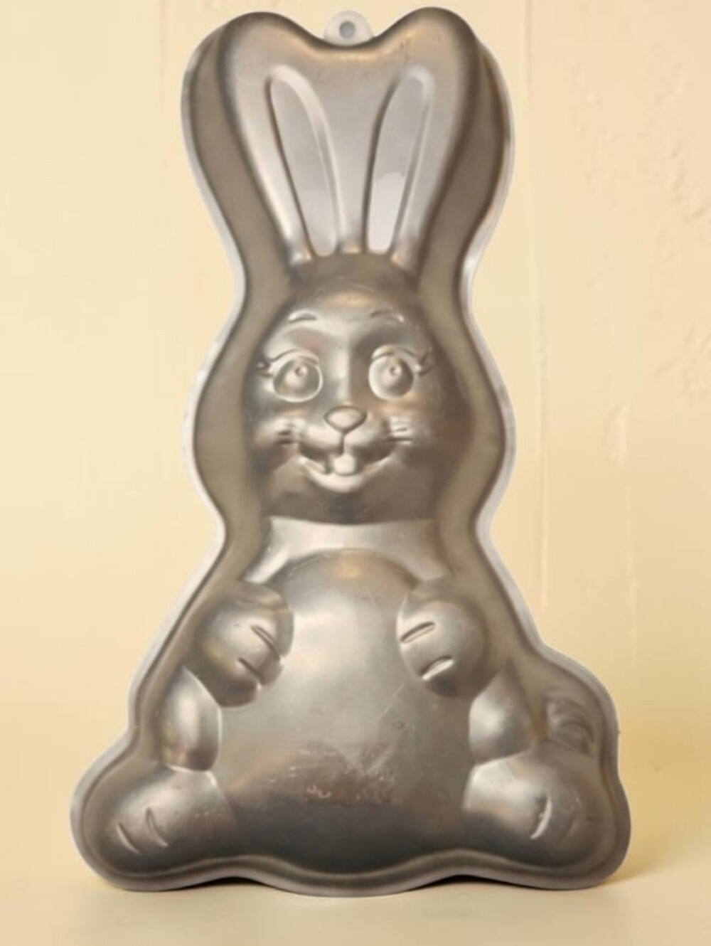 Wilton 1989 Easter Bunny Cake Pan Aluminum Rabbit Mold Vintage